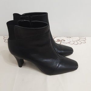 Bandolino Black Leather Ankle Boots. Sz 9M